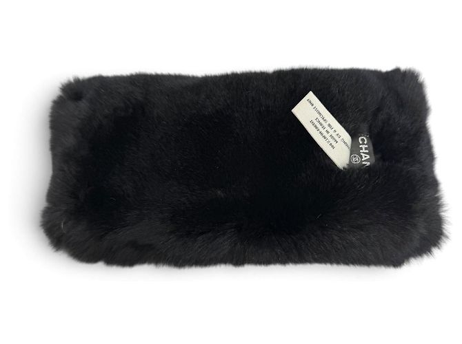 Bracciale rigido in pelliccia di coniglio Chanel Coco Mark Nero Bianco - vista 4