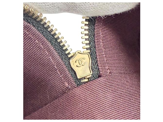 Borsa telefono Chanel Matelassé Caviar Skin Vanity Nero - vista 13