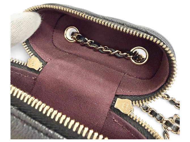 Borsa telefono Chanel Matelassé Caviar Skin Vanity Nero - vista 8