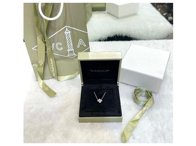 Van Cleef & Arpels Collana WG Pure Line Diamond Alhambra Necklace D'oro - vista 8