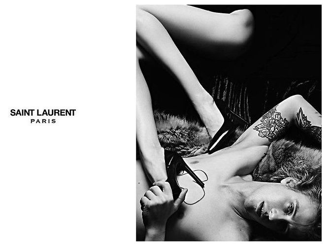 Saint Laurent Clutch in pelle caviar Nero - vista 2