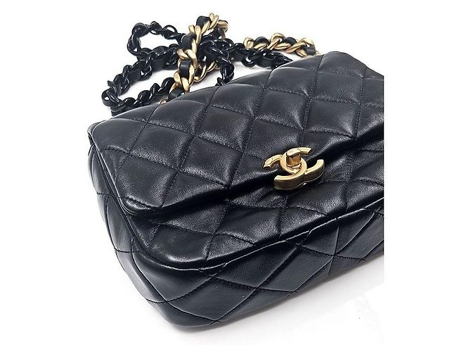 Chanel Borsa a tracolla matelassé in pelle d'agnello Season con catena Nero - vista 7