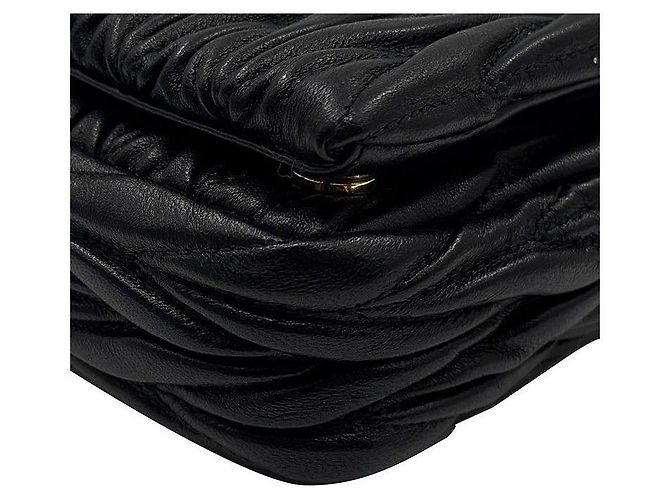Miu Miu Mini borsa a tracolla Matelassé con catena Nero - vista 8