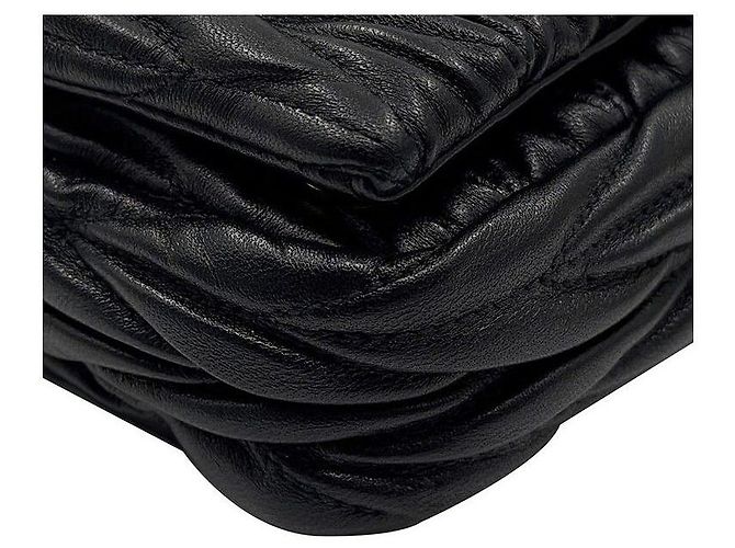 Miu Miu Mini borsa a tracolla Matelassé con catena Nero - vista 9