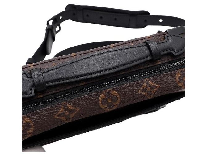 Louis Vuitton Borsa a Tracolla Soft Trunk Monogram Macassar da Uomo Multicolore - vista 9