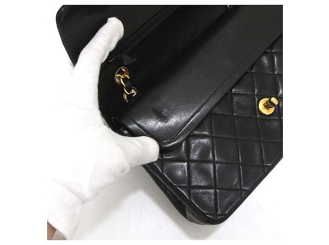 Chanel Borsa a tracolla Classic Medium in pelle d'agnello nera Nero - vista 8