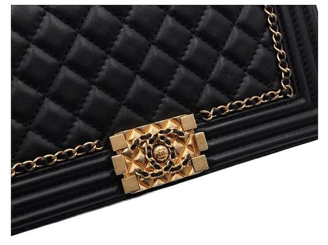 Chanel Borsa a tracolla Boy Medium in pelle di vitello nera con catena dorata Nero - vista 10