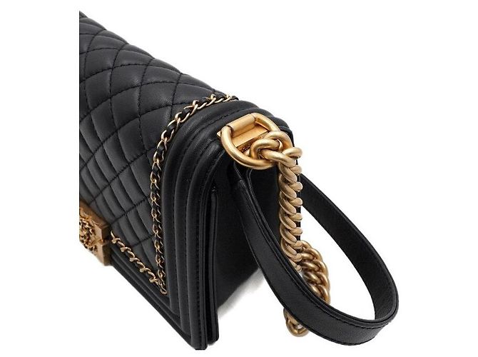 Chanel Borsa a tracolla Boy Medium in pelle di vitello nera con catena dorata Nero - vista 11