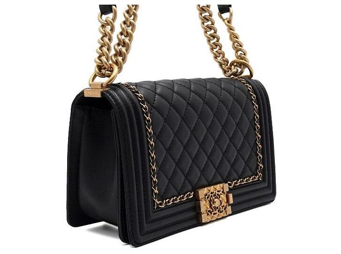 Chanel Borsa a tracolla Boy Medium in pelle di vitello nera con catena dorata Nero - vista 4