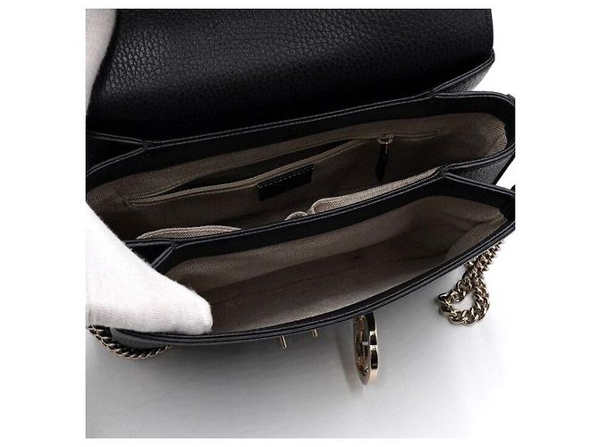 Gucci Bolsa Tote com Aba Entrelaçada e Bolsa de Ombro com Corrente Dourada - vista 5