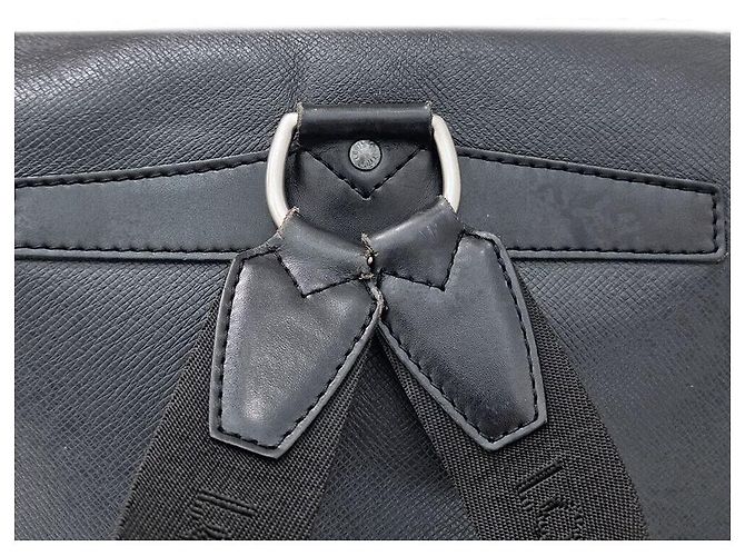 Louis Vuitton Taiga Cassia Rucksack - Ansicht 4