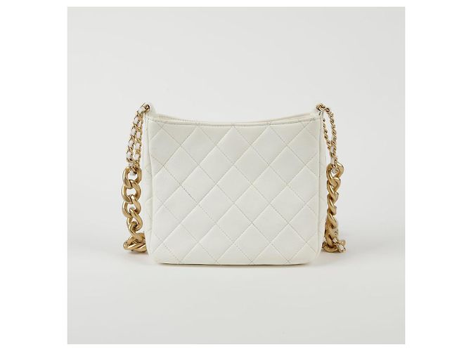 Chanel Borsa hobo in pelle bianca con logo CC, tracolla a catena e crossbody Bianco - vista 4
