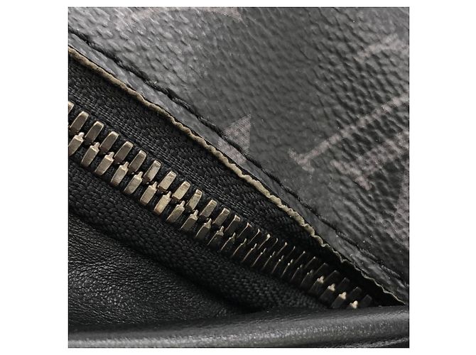 Louis Vuitton Monogram Eclipse Discovery Bumbag PM Noir - vue 6