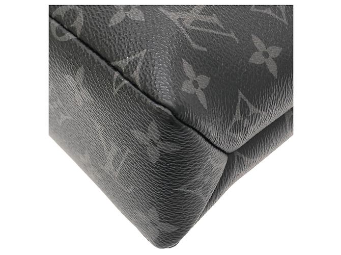 Borsa Louis Vuitton Monogram Eclipse Pochette Voyage Souple Nero - vista 3