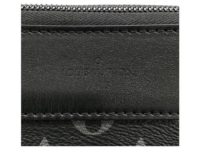 Borsa Louis Vuitton Monogram Eclipse Pochette Voyage Souple Nero - vista 6