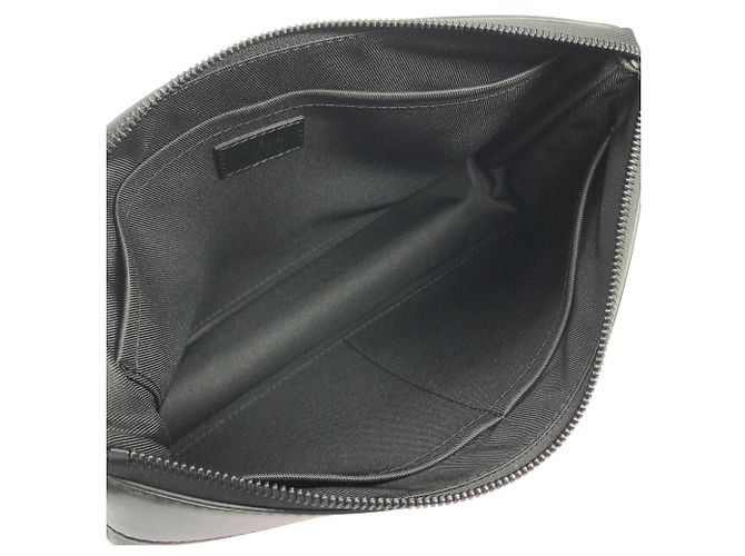Borsa Louis Vuitton Monogram Eclipse Pochette Voyage Souple Nero - vista 8