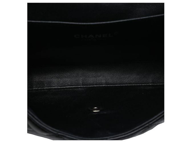 Clutch de aba Chanel Black CC em pele de cordeiro acolchoada com corrente Preto - vista 4