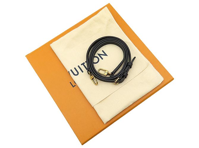 Louis Vuitton New Wave Heart Crossbody in pelle nera Nero - vista 14