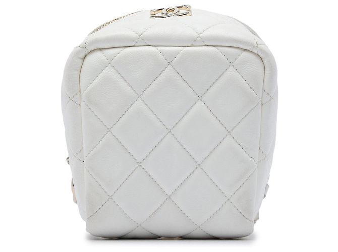 Vanity Clutch Cube in lambskin matelassé bianca con catena Chanel CC Bianco Crudo - vista 3