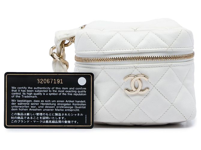 Vanity Clutch Cube in lambskin matelassé bianca con catena Chanel CC Bianco Crudo - vista 6