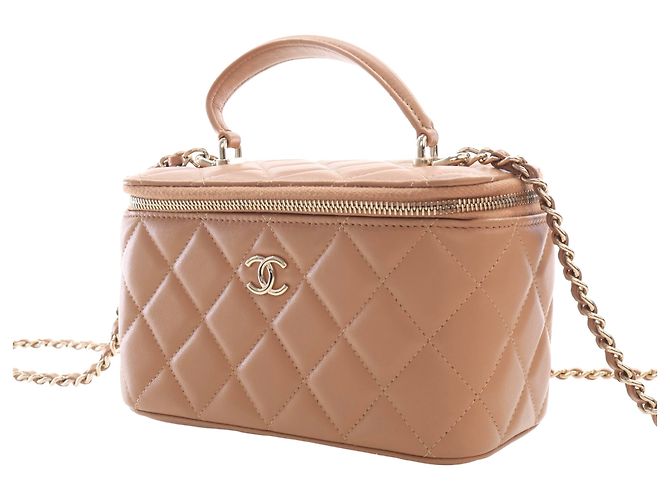 Chanel Beige Small CC Quilted Lambskin Top Handle Vanity Case with Chain - vista 13