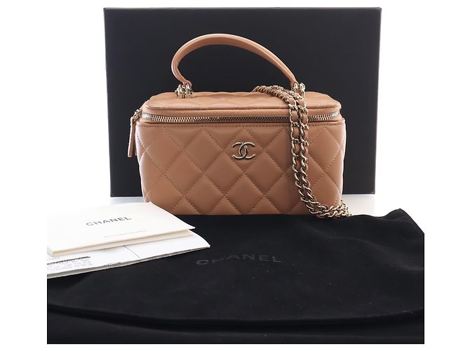 Chanel Beige Small CC Quilted Lambskin Top Handle Vanity Case with Chain - vista 15