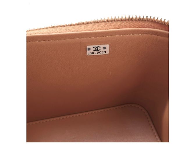 Chanel Beige Small CC Quilted Lambskin Top Handle Vanity Case with Chain - vista 5