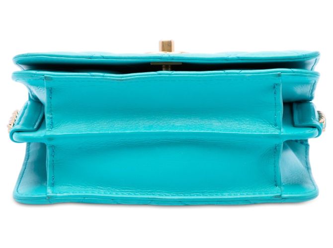 Chanel Blue Small Quilted Calfskin Everyday Chic Flap - vista 3
