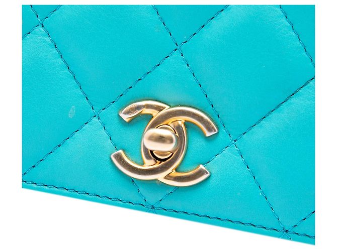 Chanel Blue Small Quilted Calfskin Everyday Chic Flap - vista 5