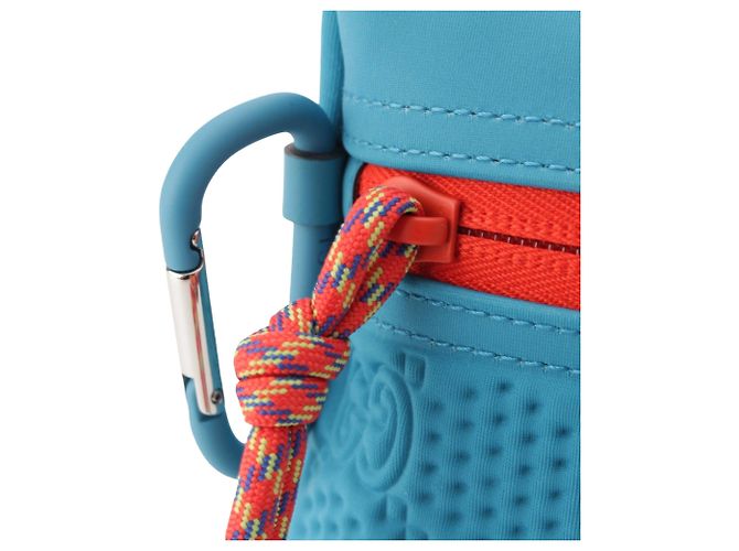 Pouch Scuba in neoprene blu con logo GG in rilievo Gucci - vista 6