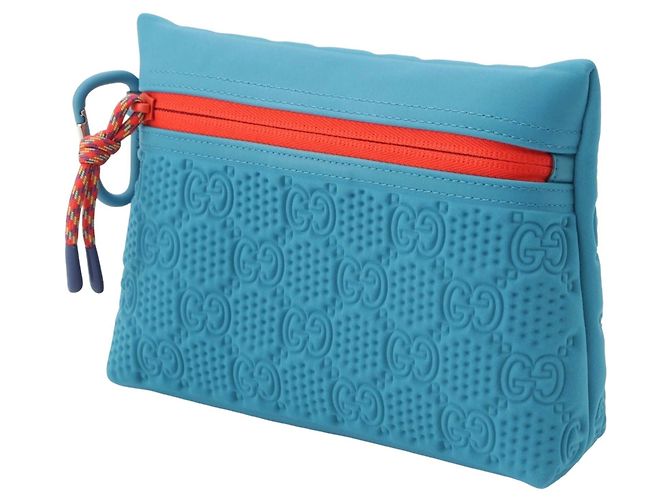 Pouch Scuba in neoprene blu con logo GG in rilievo Gucci - vista 7