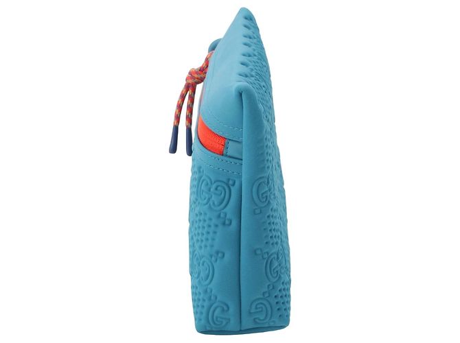Pouch Scuba in neoprene blu con logo GG in rilievo Gucci - vista 8