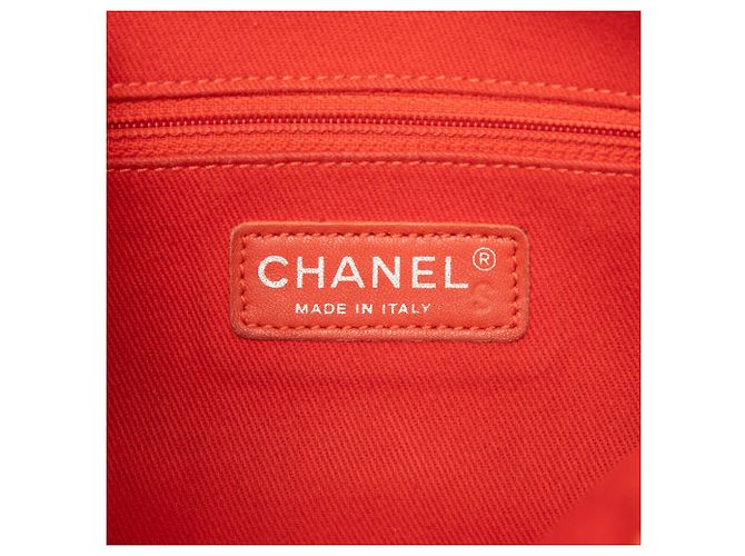Chanel Red Medium Perforated Calfskin Up In The Air Flap Rosso - vista 5