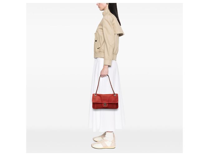 Chanel Red Medium Perforated Calfskin Up In The Air Flap Rosso - vista 6