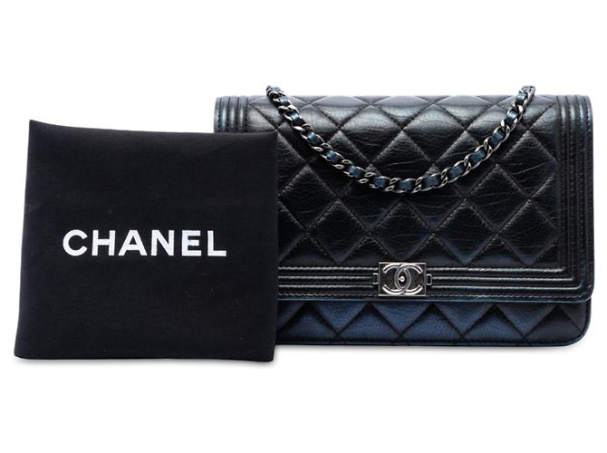 Chanel Portafoglio Boy con catena in pelle di vitello matelassé nera Nero - vista 7
