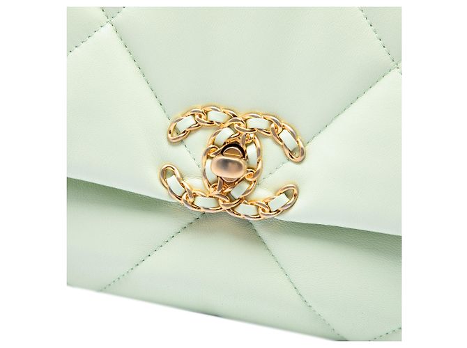 Chanel 19 Flap Medium in nappa verde Verde chiaro - vista 5