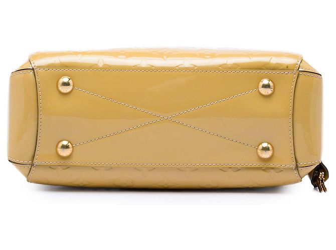 Louis Vuitton Beige Monogram Vernis Montaigne BB - vista 3