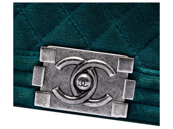Chanel Blue Small Quilted Velvet Boy Flap - vista 5