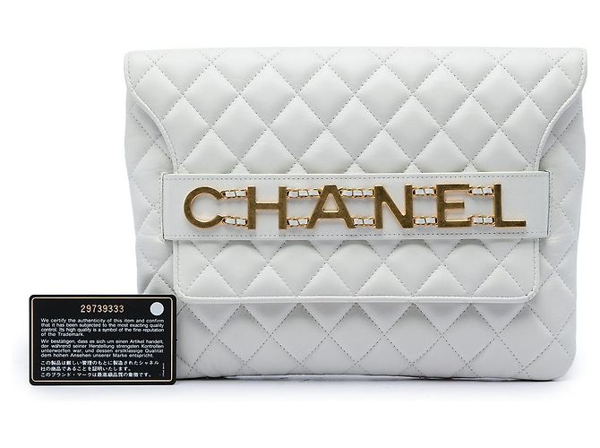 Clutch Chanel in vitello matelassé bianco con logo a catena - vista 7