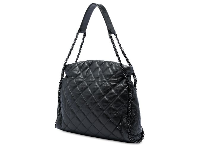 Chanel Black Medium Quilted Calfskin Chain Me Hobo Nero - vista 2