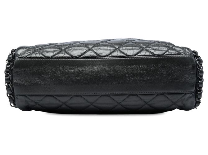 Chanel Black Medium Quilted Calfskin Chain Me Hobo Nero - vista 3