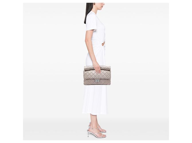 Chanel Gold Large Quilted Iridescent Calfskin Reissue 2.55 Roll Clutch D'oro - vista 6