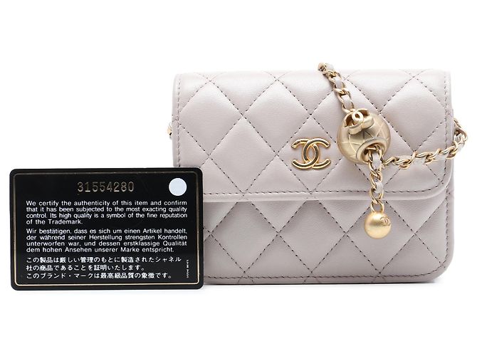 Clutch Chanel Mini Pearl Crush in pelle d'agnello matelassé marrone con catena Beige - vista 7