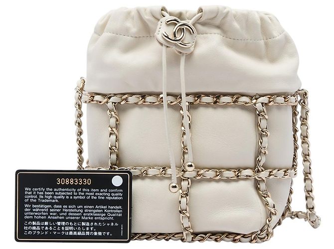 Borsa a secchiello Chanel Mini in pelle di agnello bianca con catena CC e coulisse Bianco Crudo - vista 6
