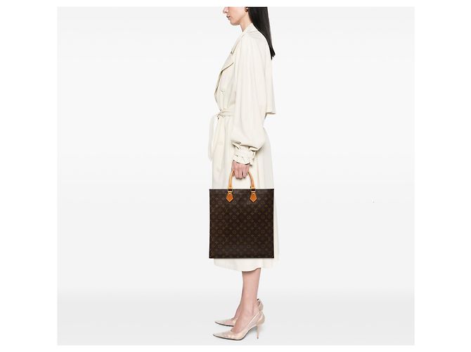 Louis Vuitton Brown Monogram Sac Plat Marrone - vista 6