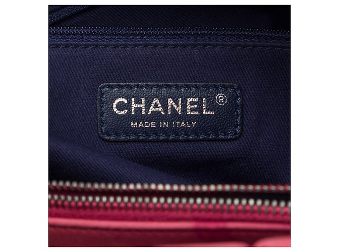 Chanel Red Large Quilted Iridescent Calfskin New Bubble Tote Rosso - vista 5