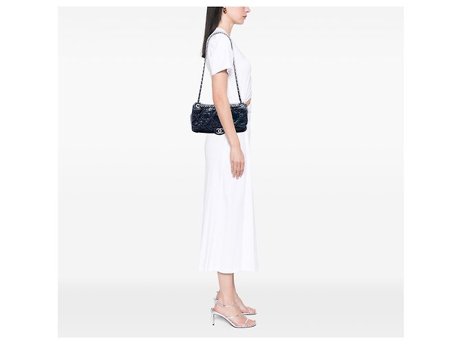 Chanel Blue Medium Quilted Crinkled Calfskin Ultra Stitch Flap Azul Azul marino - vista 6