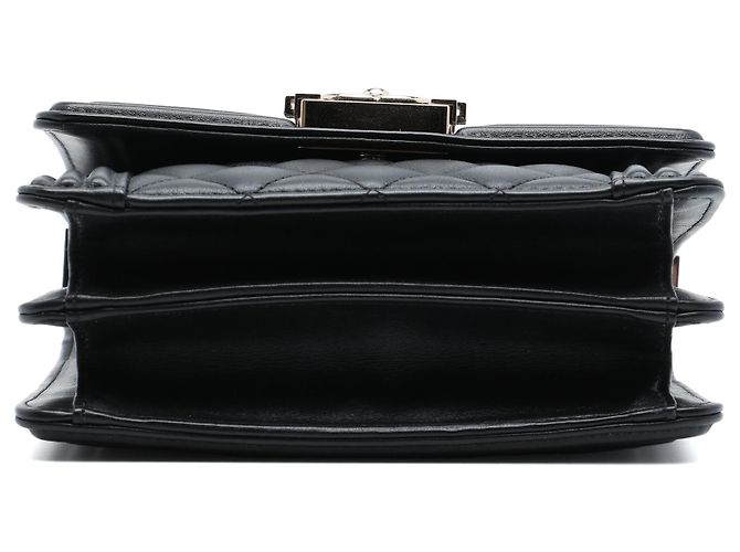 Chanel Black Quilted Lambskin North South Boy Flap Noir - vue 3