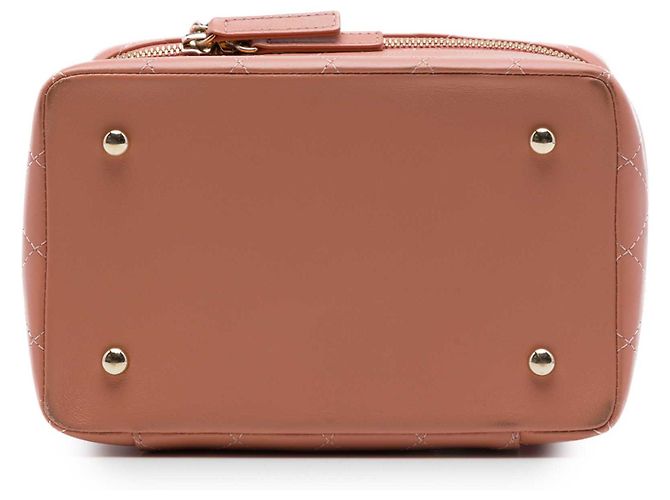 Chanel Vanity Case Knock On Wood in pelle d'agnello matelassé marrone Large Carne - vista 3