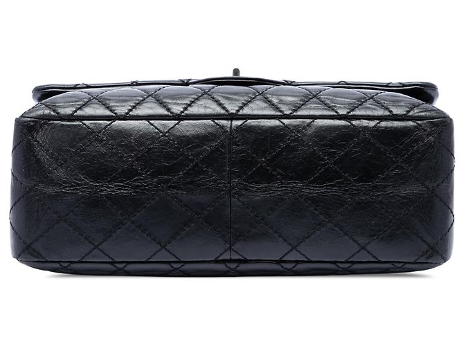 Chanel Reissue 2.55 Double Flap 227 in pelle di vitello invecchiata matelassé nera Nero - vista 3